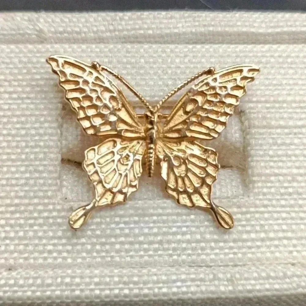 14K Gold Butterfly Pin